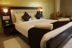 PAH The Clarista Hotel - Image 2