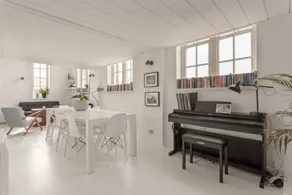 Retro Apartment - Image 4