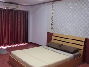 Somsri Apartment - Image 2