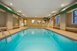 Holiday Inn Express & Suites Kalamazoo - Image 4