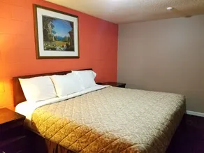 Delux Motel - Image 2