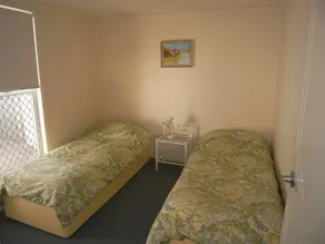 Clovelly Beach Townhouse - Image 2