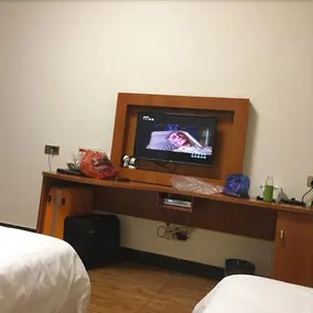 Golden Cube Hotel - Image 4