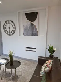 Remarkable 3-bed Apartment in London - Image 3