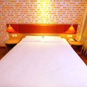 Home Inn - Image 4