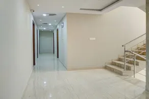 GCK Suites By OYO Rooms - Image 5