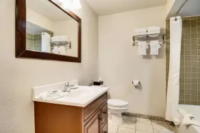 Rodeway Inn & Suites Portland - Jantzen Beach - Image 5