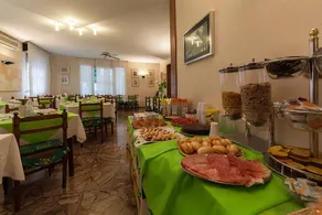 Hotel Mora - Image 2