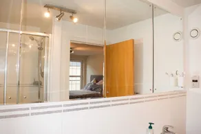 Bright and Modern Home in Edinburgh - Image 3