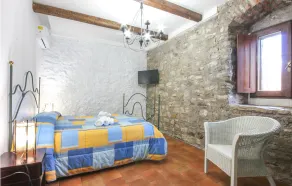 Nice Home in Fragneto Monforte With Wifi, Private Swimming Pool and 4 Bedrooms - Image 4