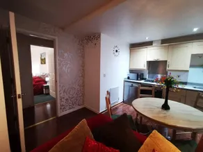 Modern and Cosy Apartment in North London, UK - Image 4