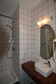 Malcot Hotel - Image 4