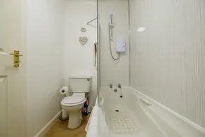 Station Apartment - Image 4