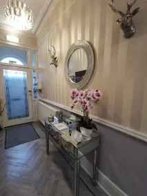 Vale House - Image 2