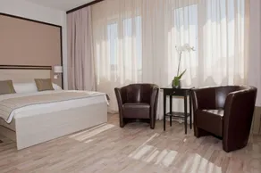 Hotel Check Inn - Image 2