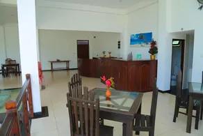 Aurora Hotel & Restaurant - Image 2