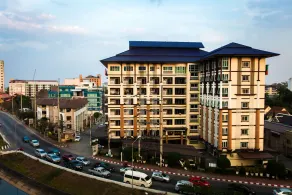 V Residence Hotel - Image 2