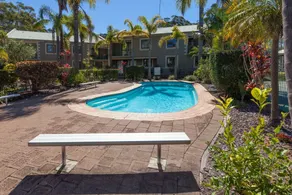 Carindale, 16 19-23 Dowling Street - Ground floor unit with foxtel, complex pool and tennis Court - Image 4