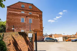 11 The Brewhouse - Image 3