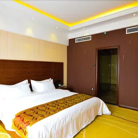 Cloud Holiday Hotel - Image 2