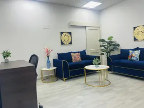 BluO Modern 1BHK - DLF Galleria Market - Image 2