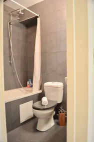 1 Bedroom Flat In Central Marais - Image 3