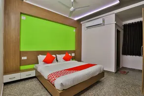 Hotel Ab Apple By OYO Rooms - Image 2