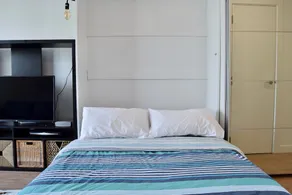 Stylish 1 Bedroom Studio Near Canary Wharf - Image 5