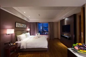 Leisden Hotel - Image 2