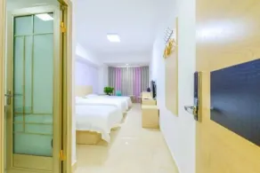 Beijing Silver Art Themed Hotel - Image 3