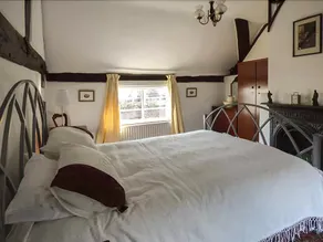 April Cottage - Image 3