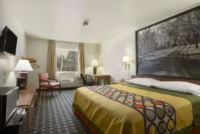 Super 8 by Wyndham Prestonsburg - Image 2