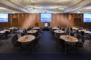 Novotel Sydney Brighton Beach - Image 4