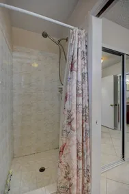 Luxurious 4BR House with Large Pool Near Strip - Image 3