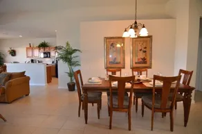 Villa avec jardin, piscine privée et jacuzzi | Vue jardin - Image 2