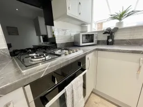 Worksop Newly Refurbished 3-bedroom House - Image 4