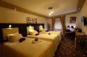 City Hotel - Image 4