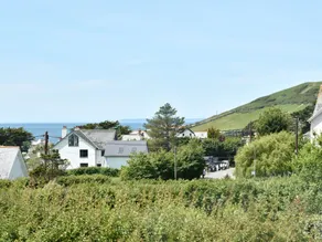 Spacious Holiday Home in Croyde Near Sea - Image 3