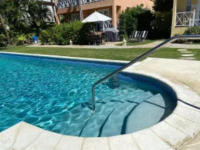 Inviting 2-bed Apartment West Coast Private - Image 2