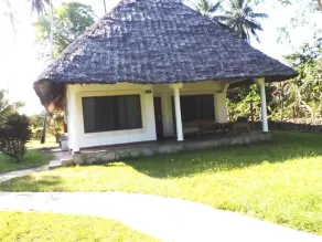 Simba + Oryx Beach Cottages - Image 2