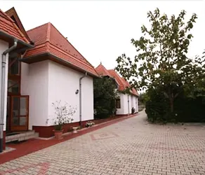 Klaudia Apartments - Image 4