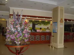 GreenTree Inn Yangzhou Plaza Hotel - Image 2