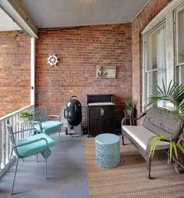 414 Waldburg A · Newly Renovated Apt with outdoor space! - Image 3