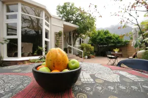 Jaqui's Garden Guesthouse - Image 4