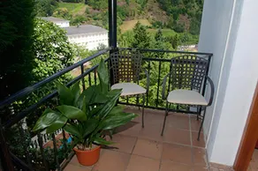 Apartment with 2 bedrooms in San Antolin de Ibias with shared pool and WiFi - Image 4