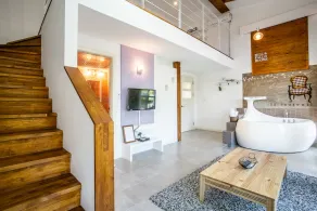 Hill & Falls House - Image 4