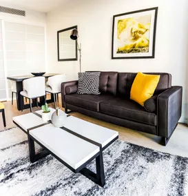 Modern Designer’s Pad - Image 5