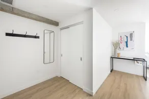 Elegant Studios and Apartments, MONTREAL - SK - Image 4