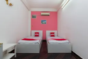 Hoang Linh Hotel by OYO Rooms - Image 5
