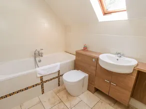 Plum Cottage - Image 3